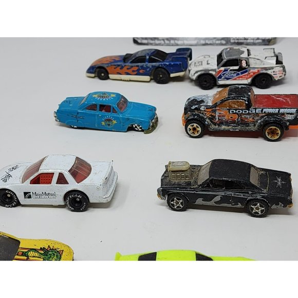 Lot of 22 Vintage Assorted Small Cars Planes Trucks In All Different Make/Model - Picture 11 of 11
